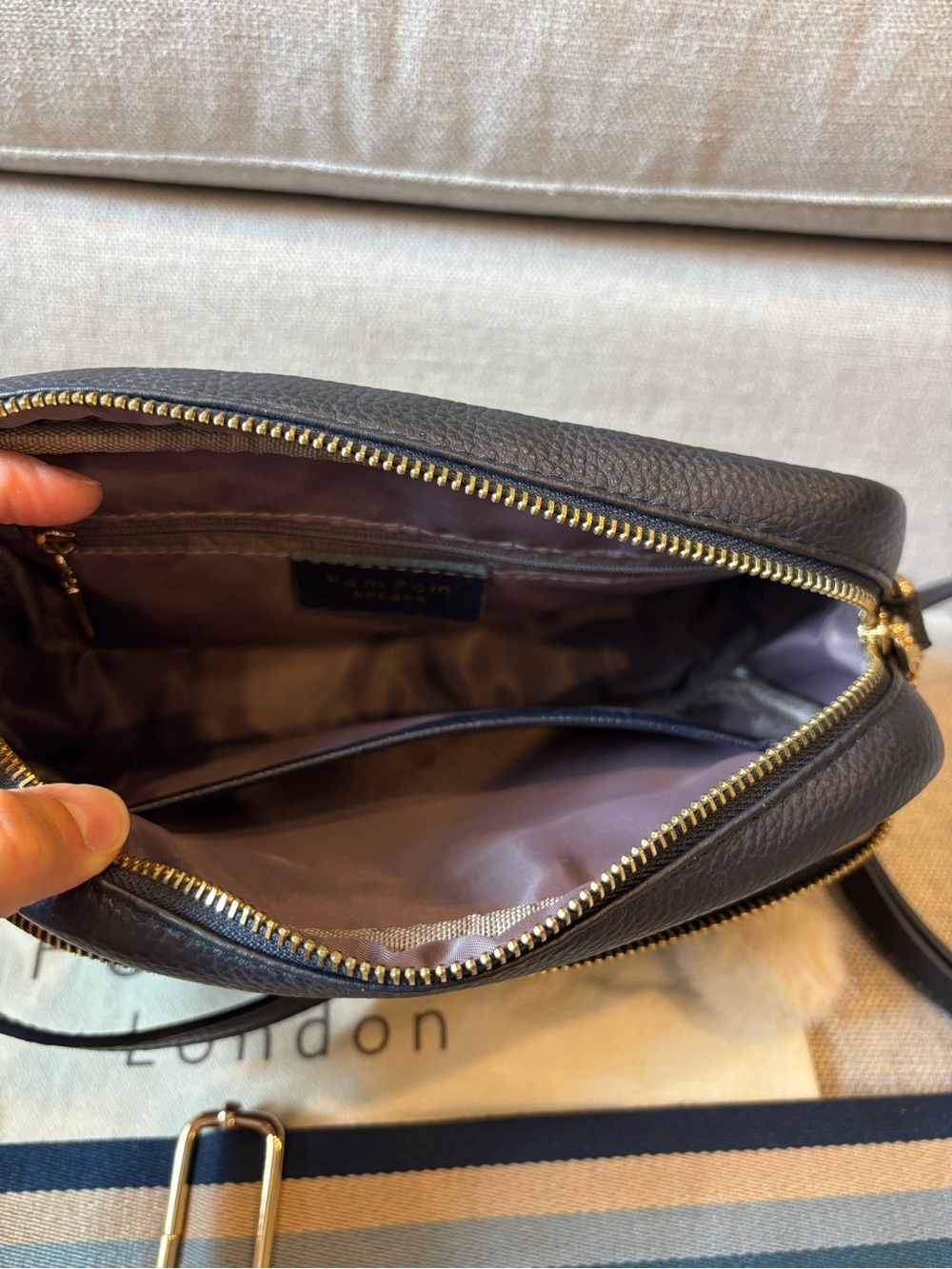 NWOT Pom Pom London Navy Original Pebbled Crossbody Bag with Striped Straps - Picture 4 of 10